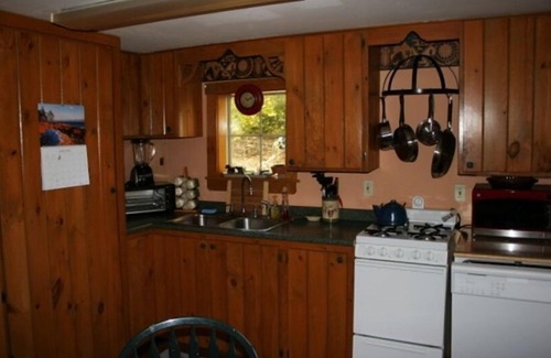 Farmington Falls Cabaña | Reserva para 2019 Lakefront, privado, que admite perros, canoa y ahora 2 kayaks