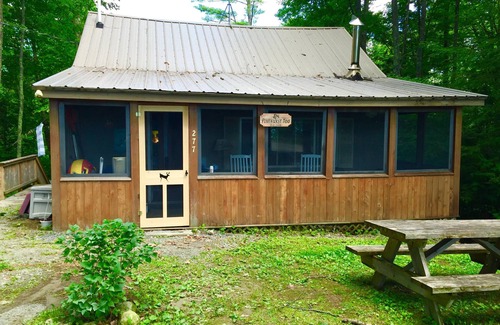Farmington Falls Cabaña | Reserva para 2019 Lakefront, privado, que admite perros, canoa y ahora 2 kayaks