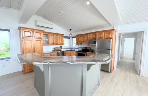 Brackley Beach Casa | Booking Summer 2025! WATERFRONT 3BDRM BRACKLEY BAY with A/C
