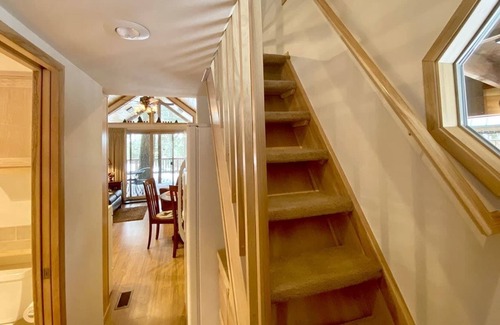 Ashland Cabina | BookStayHop -#41 Cabin on Hyatt Prairie Rd- Dog Friendly, With Mountain Views.