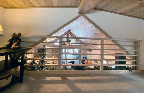 Ashland Cabina | BookStayHop -#41 Cabin on Hyatt Prairie Rd- Dog Friendly, With Mountain Views.