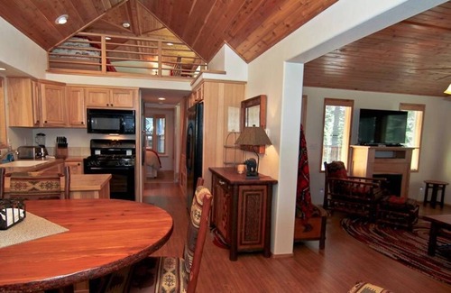 Ashland Cabina | # 47 y 48 Hyatt Lake Compound - Capacidad 9