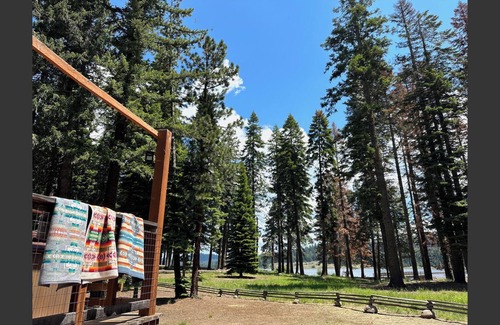 Ashland Cabina | # 51 The Cabins at Hyatt Lake - Sleeps 6 - Hot Tub