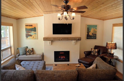 Ashland Cabina | # 51 The Cabins at Hyatt Lake - Sleeps 6 - Hot Tub