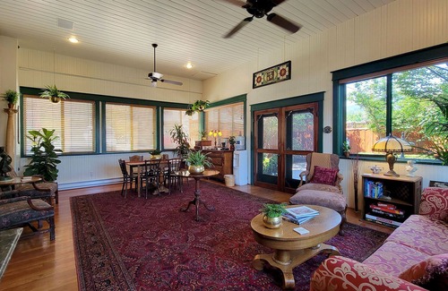 Historic Railroad District Casa | BookStayHop - Peerless Entire Hotel ~ Downtown Ashland