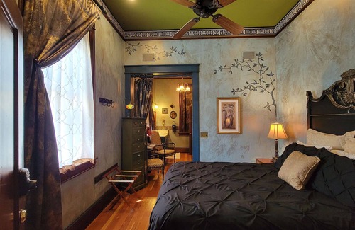 Historic Railroad District Casa | BookStayHop - Peerless Suites 1, 2 and 5