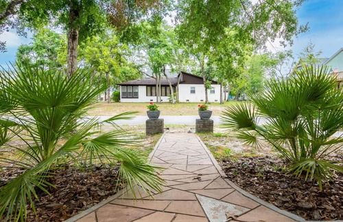 Tranquil Harbour Casa | Boone Docks by Oak Island Accommodations
