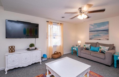 Tranquil Harbour Casa | Boone Docks by Oak Island Accommodations