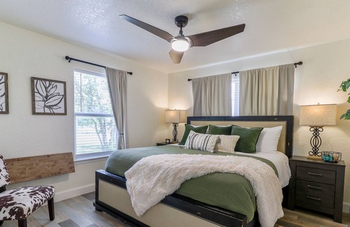 Oatmeal Otro | Texas Hill Country Farm Stay with sheep, chickens, fish and dogs