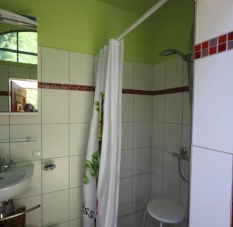 Hundsdorf Apartamento | Bootshaus Froschkönig übernachten über dem Weiher