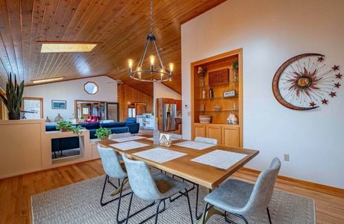 Naples Casa | Bopple Hill Lodge - Modern Cabin with Lake View