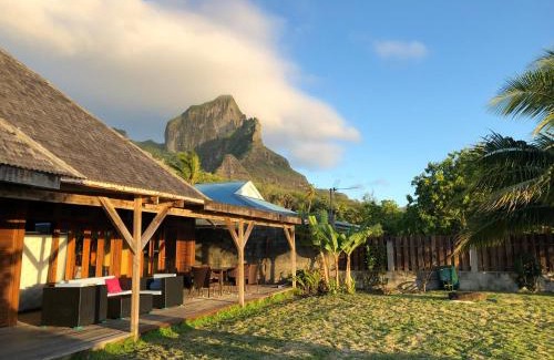 Nunue Casa | Bora Bora waterfront sunrise villa