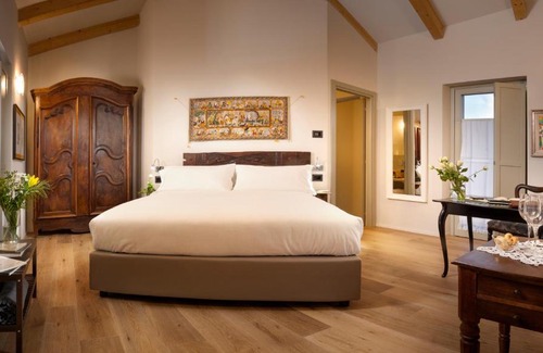Neive Casa | Borgese Camere e Suites