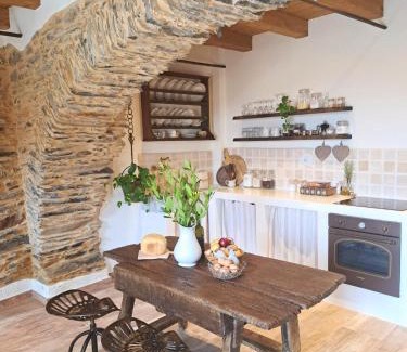 Aquila di Arroscia Casa | Borgo del Canto - Relaxing Country Retreat