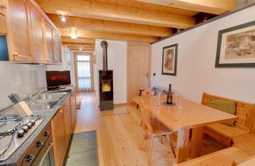 Forni di Sopra Apartamento | Borgo Nuovo Deluxe con garage box