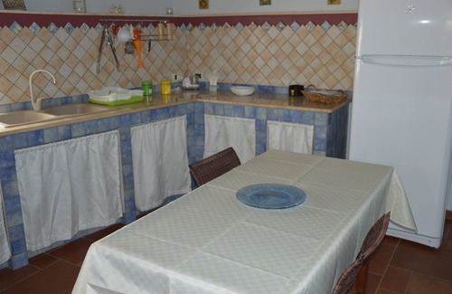 Partinico Villa | Borgo Parrini Holiday Home. Vacaciones relajantes en la campiña siciliana.