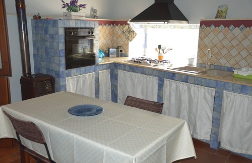 Partinico Villa | Borgo Parrini Holiday Home. Vacaciones relajantes en la campiña siciliana.