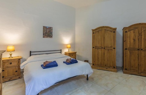 Cospicua Apartamento | Bormla - Comfortable two bedroom apartment
