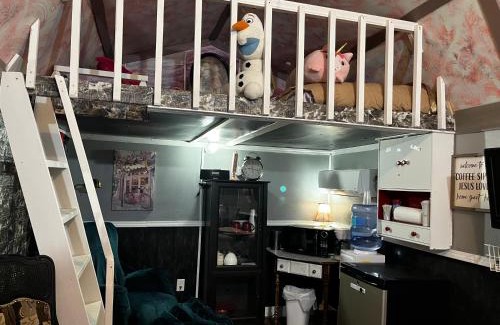 Temple Hill Casa | BORN AGAIN CAMPING an ANTIQUES