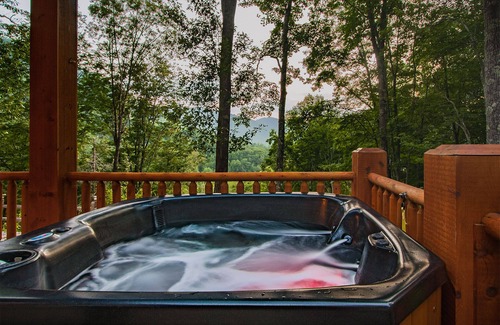 Bryson City Cabina | Born to be Wild romantic escape mountain cabin