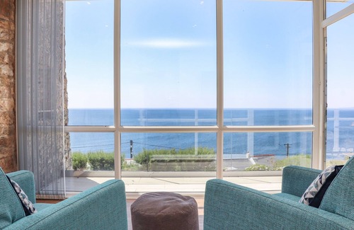 Porthleven Casa | BOSCREGAN, family friendly, country holiday cottage in Porthleven