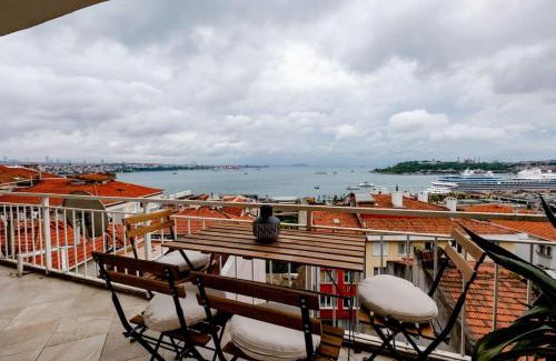 Kabatas Apartamento | Bosphorus View with 2 Bedrooms and Central Location
