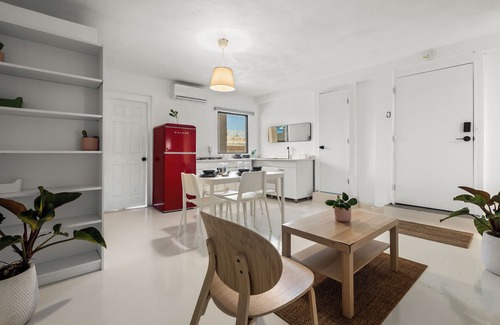Hipodromo Apartamento | Bosque Azul | Estudio Luminoso y Equilibrado con Cama Queen + Cocina