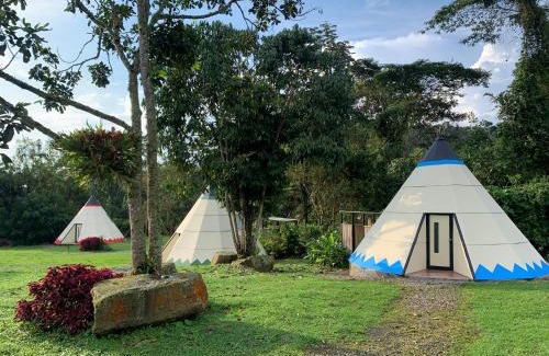 Tena Otro | Bosque de Aventura & Glamping El Faro