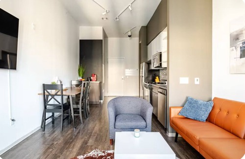 Assembly Square Condominio | 🎒 Boston Bound? Your Chic Base Camp is Here! 🗺️