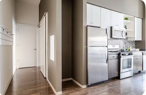 Assembly Square Condominio | 🎒 Boston Bound? Your Chic Base Camp is Here! 🗺️