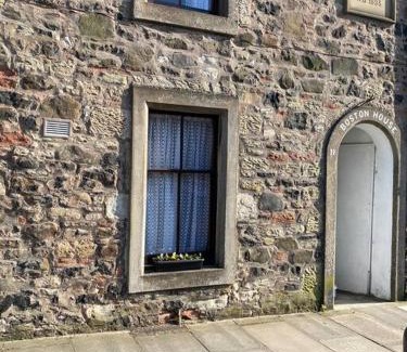 Duns Casa | Boston House- Historic house situated in beautiful market town