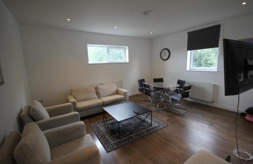 Elthorne Apartamento | Boston Place