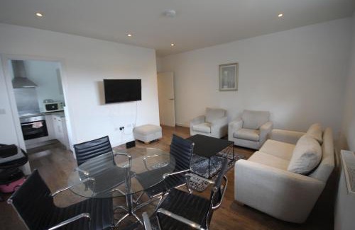Elthorne Apartamento | Boston Place