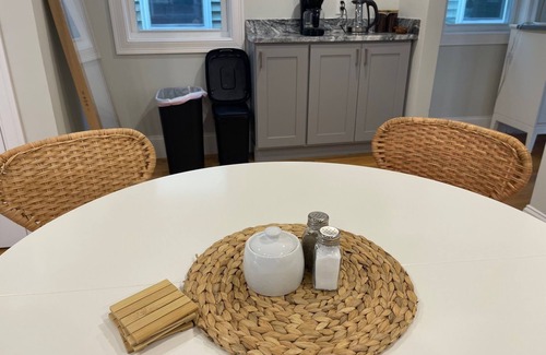 Wellington Hill Apartamento | Boston Urban Nests U2: Long Term 1 Month + Only