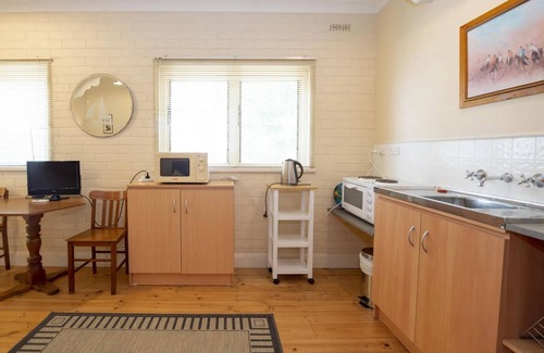 Port Germein Casa | Bosun’s at Port Germein. A Coastal Sanctuary with timeless charm.