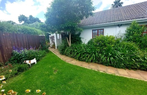 Somerset West Apartamento | Botanical garden cottage on the foot of the Helderberg