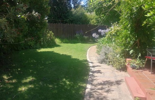 Somerset West Apartamento | Botanical garden cottage on the foot of the Helderberg