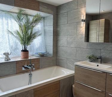 Ryde Casa | Botanical Suite Ryde Isle of Wight