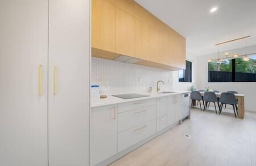 Botany Downs Casa | Botany Bliss Modern 4-Bedroom Family Escape Unit B
