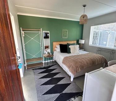 Newton Park Casa | Bottlebrush Guest Suite, Newton Park