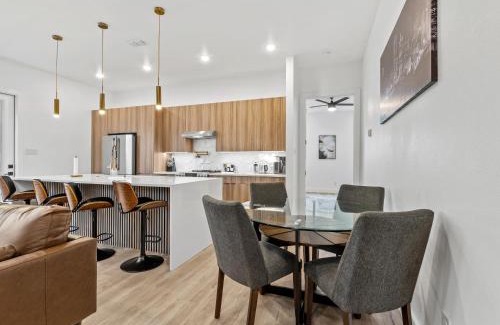 Cedar Crest Casa | Bottom District Skyline Retreat