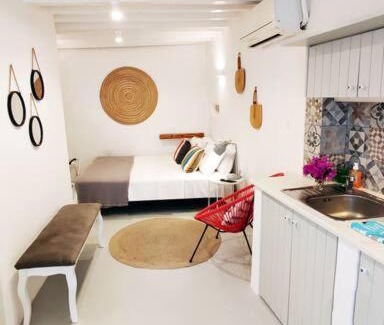 Little Venice Apartamento | Bougainvillea Cave Suite - Old Town