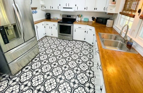 Swansboro Casa | Boujee Boro, newly remodeled and furnished cottage, walking distance to downtown