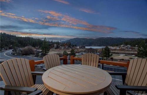 Boulder Bay Chalet De Esquí | Boulder Bay Chalet Lakefront - Elegantly decorated with Hot Tub and Game Room!