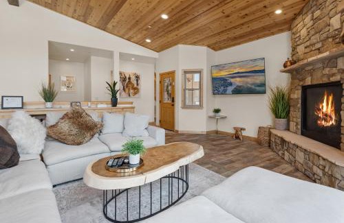Boulder Bay Chalet De Esquí | Boulder Bay Chalet Lakefront - Elegantly decorated with Hot Tub and Game Room!