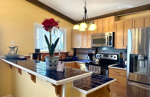Chapel Hill Casa | Boulder Oaks Getaway