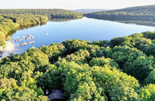 Lake Harmony Casa | Boulder Pointe by AvantStay Deck Forest Views Boulder Lake Club Passes