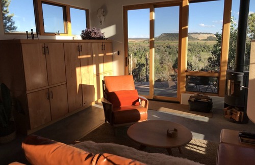 Boulder Casa | Boulder Town hillside perch in Escalante National Monument