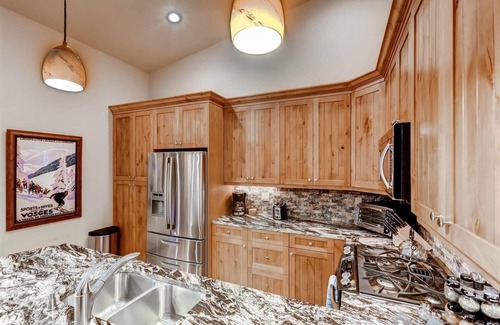 Frisco Condominio | Boulevard Bend P2 3 Bedroom Condo by RedAwning
