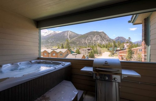 Frisco Condominio | Boulevard Bend P2 3 Bedroom Condo by RedAwning